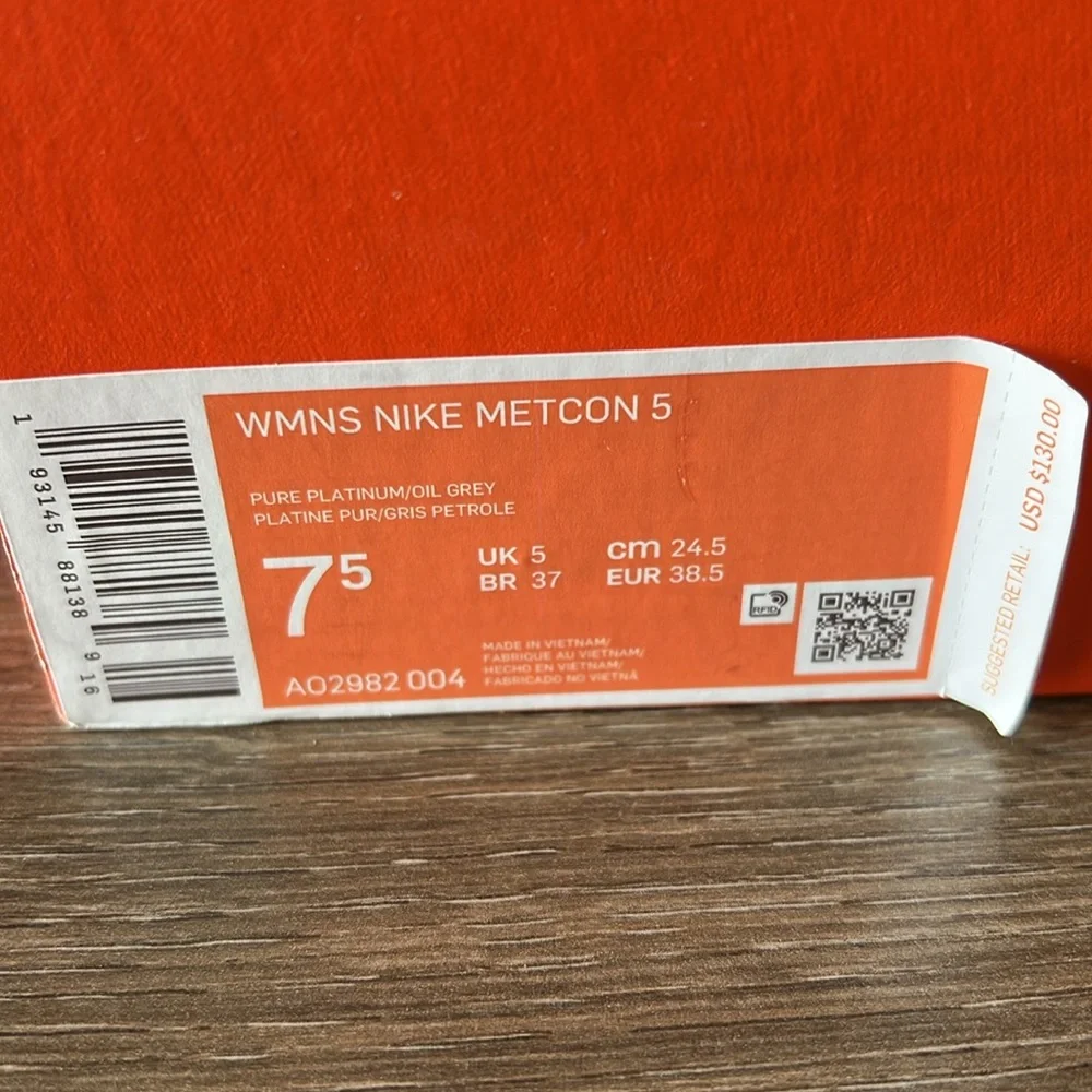 Nike Women’s Metcon 5 platinum grey/pink - Picture 6 of 6